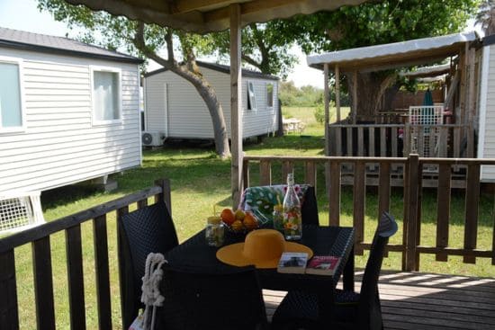 terrasse bois mobil home camping montpellier plage