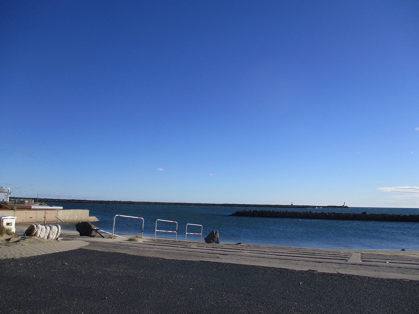 L'entrée du port du Cap d'Agde et ses digues