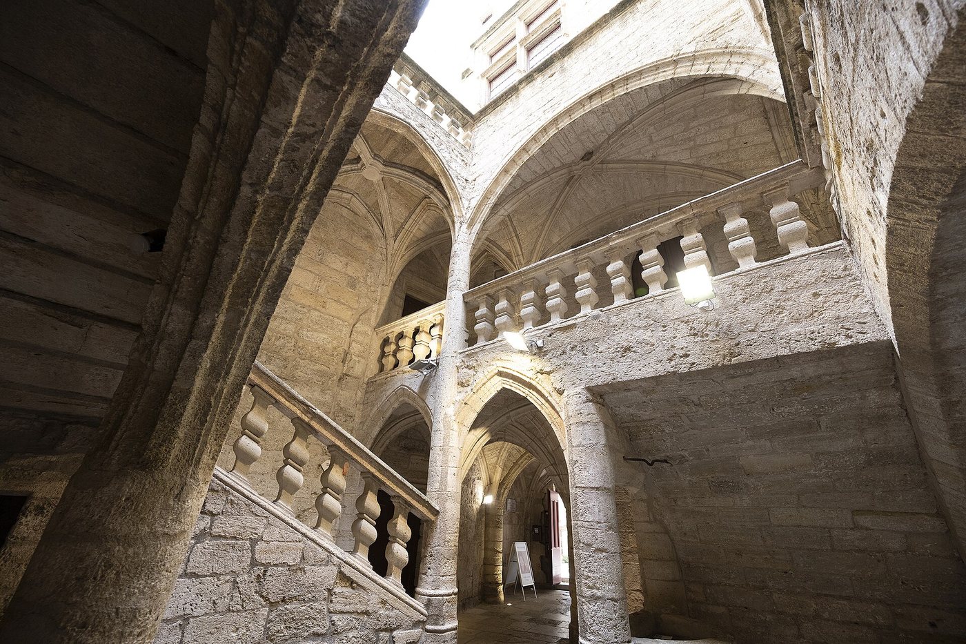 L'hôtel Lacoste et son escalier Renaissance, à Pézenas