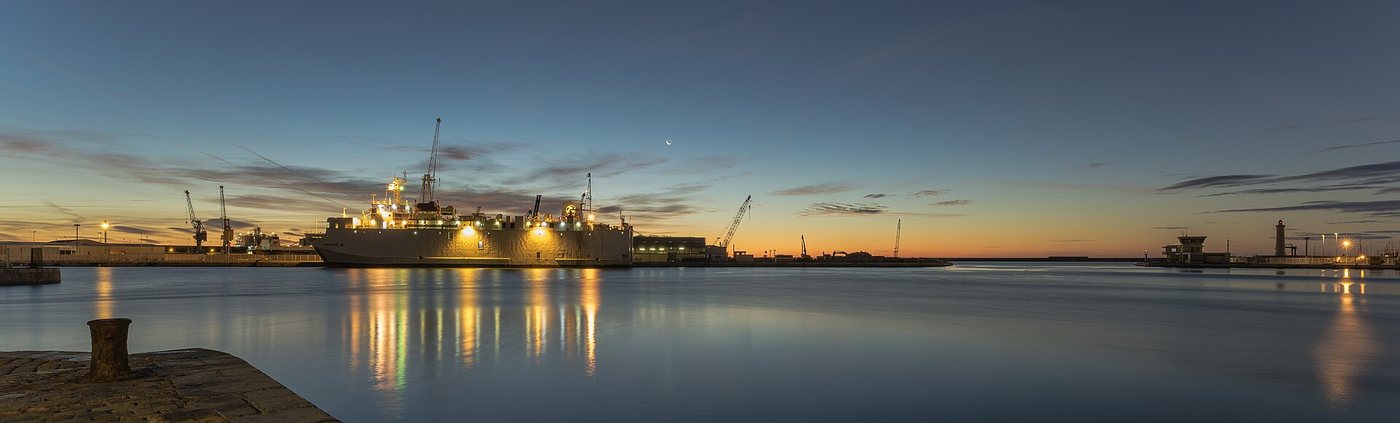 Le port de Sète au coucher du soleil